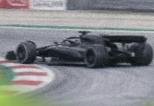 Audi изкара новия болид на пистата в Барселона