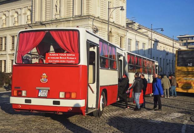 Коледни ретро автобуси ще се движат в центъра на София по празниците