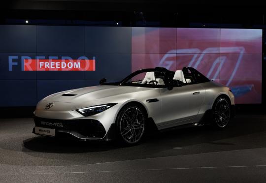 1 от 250 бройки Mercedes-AMG PureSpeed пристигна в България