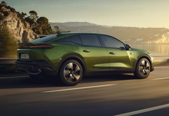 Peugeot обнови 408