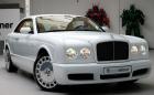 Това бяло 10-годишно Bentley Brooklands струва повече от чисто нов Continental GT. Има защо