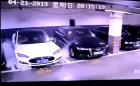 Вижте как Tesla Model S избухва в пламъци в китайски паркинг. Видео