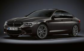 BMW M5 ‘Edition 35 Jahre’ по случай 35 години М5. Мощно е минимум 625 коня