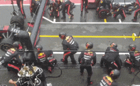 Това беше бързо! Механиците на Red Bull сменят гуми за 1,88 секунди