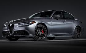 Alfa Romeo Giulia и Stelvio с фейслифт - все още няма LED фарове