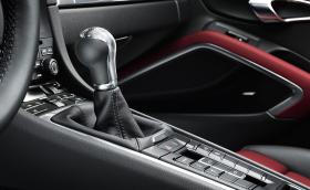 Porsche: Не ви трябва ръчка, за да карате 'истинско' Porsche!