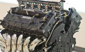 Колко бихте дали за V12 двигател на Ferrari от Формула 1?