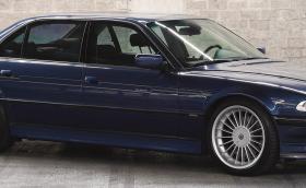 Това 2000 BMW Alpina B12 6.0 Langversion е едно от едва 94 броя. Продава се на парите на Peugeot 508