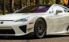 Този седемгодишен Lexus LFA е чисто нов и струва 1,9 млн. лв. Обясняваме защо