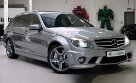 Този 2009 Merc C 63 AMG T се продава на цената на чисто нов C 300 d. Кой бихте избрали?