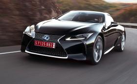 Lexus LC 500 е най-епичният модел след LF-A. V8-макът идва с 10 скорости. Респект и обилна галерия