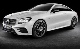 2017 Mercedes-Benz E-Class #4 е Coupe. Отключва се с телефон и има прекрасен интериор. Пълна галерия и видео