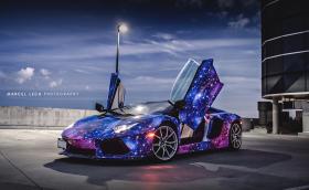 Коледен Aventador от Мелмак. Ако Алф караше Lambo, то щеше да е това