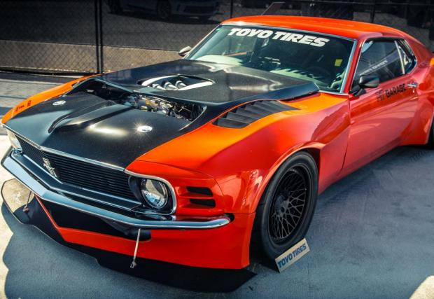 Muzilla. Нищо общо с браузъра, който се изписва по друг начин. Това е 1970 Ford Mustang Fastback с 3,8-литров битурбо V6 от Nissan GT-R. Одобряваме.