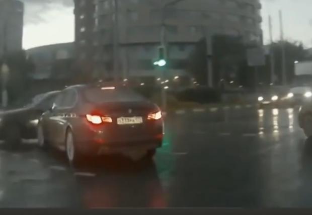 Колата-призрак в Русия. Припомняме това плашещо видео, във вечерта на Вси Светии