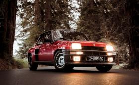 Малкият фойерверк: 1982 Renault 5 Turbo II. Галерия и видео