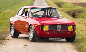 Тази прекрасна 1965 Alfa Romeo Giulia Sprint GTA 1600 ще бъде продадена. Галерия и инфо