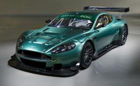 Продава се 2006 Aston Martin DBR9, малко употребяван, почти без забележки. Получавате състезател с V12 и 600 коня