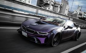 BMW i8 Dark Knight е много лилаво. Галерия и видео на батмобила