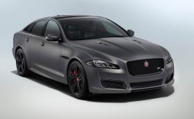 Jaguar XJR 575 генерира 575 коня, вдига сто за 4,4 секунди и развива 300 км/ч