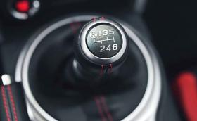 Toyota патентова нова механична скоростна кутия, която сама превключва на неутрална предавка