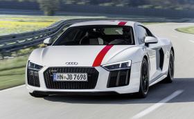 Audi R8 V10 RWS казва „не“ на quattro-то. Колата е с 540 коня и задно