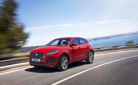 Jaguar E-Pace е официално тук. Появи се с 270-градусов скок