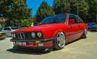 BMW E30 с джатни от Ferrari 348. Комбинацията далеч не е лоша