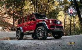 Mercedes-AMG G550 4x4² най-накрая е в гората. И е готин в червено