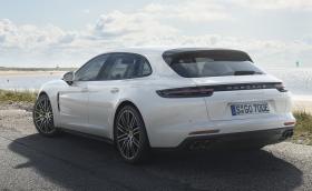 Panamera Turbo S E-Hybrid Sport Turismo е комби с 680 коня. Вдига сто за 3,4 сек и харчи 3 л/100 км