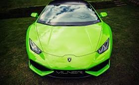 Vilner махна скуката от интериора на Lamborghini Huracán