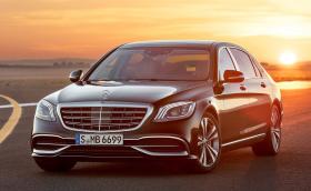 2018 Mercedes-Maybach S 650. По-дълъг е с 9 мм, предлага 630 коня и мега лукс