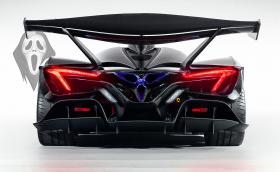 Apollo Intensa Emozione е карбонова ракета със 780 к.с. Вдига 335 км/ч и струва 2,3 млн. евро