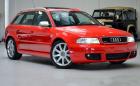 Това 2001 Audi RS 4 Avant е колата снимана в брошурата, на 192 км e и се продава за 99 500 евро