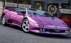 Лилавото Lambo Diablo от клипа “Cosmic Girl” на Jamiroquai. Искаха му 549 995 паунда