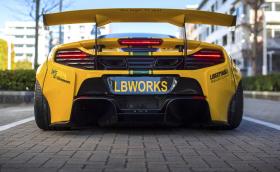 Liberty Walk McLaren 650S има брутална задницата и крило в стил P1 GTR. Галерия и инфо