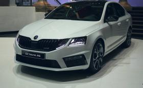 Прясна-прясна: обновената Skoda Octavia с премиера във Виена. „Да“ или „не“ за тази предница? Обилна галерия и инфо