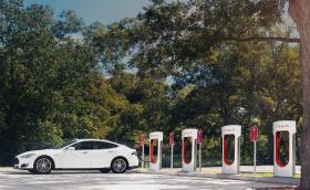 Първата суперзарядна станция на Tesla у нас ще е край Пловдив