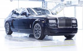 Това е последният Rolls-Royce Phantom, точно тази кола. Край след 14 години производство. Галерия и инфо