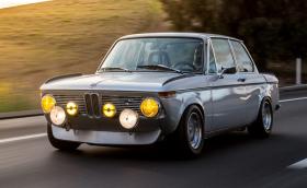 Това BMW 2002 получава мотор от E30 M3. По-забавно е от Porsche GT3