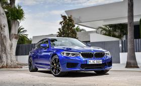 BMW напомпа M5 до 625 к.с., приближи го към асфалта и го нарече Competition 