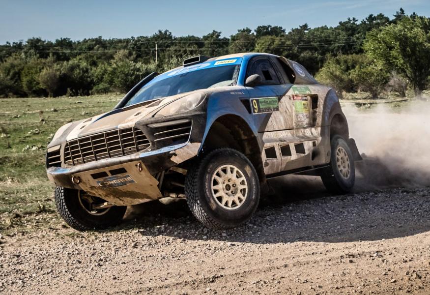 Това е ралиджийско ‘Porsche Macan’ с 5-литров Ford V8, който гори 70 л ...