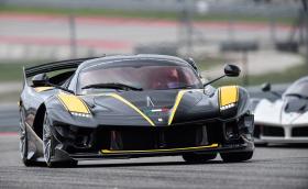 Ferrari FXX K Evo е най-бързото конче. Вижте първата му поява на писта