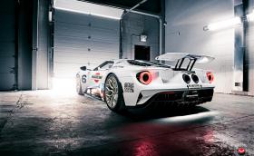 Ford GT е изключителен като Martini