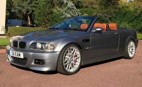 Това е BMW M3 Convertible с 2JZ мотор от Toyota Supra. Мощно е 570 коня и се продава