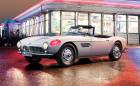 Това BMW 507 е било на Елвис Пресли, карано е с отпечатъци от целувки по калниците, както и с Chevy V8…