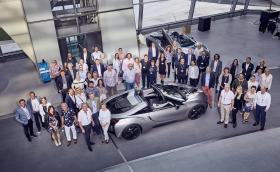 BMW започна доставките на i8 Roadster