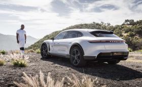 Колко добро е новото електрическо Porsche? Тест на Mission E Cross Turismo