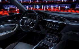Audi показа най-готиния си интериор. И първият с екрани, вместо огледала