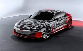 Audi e-tron GT е Porsche Taycan с четири кръга